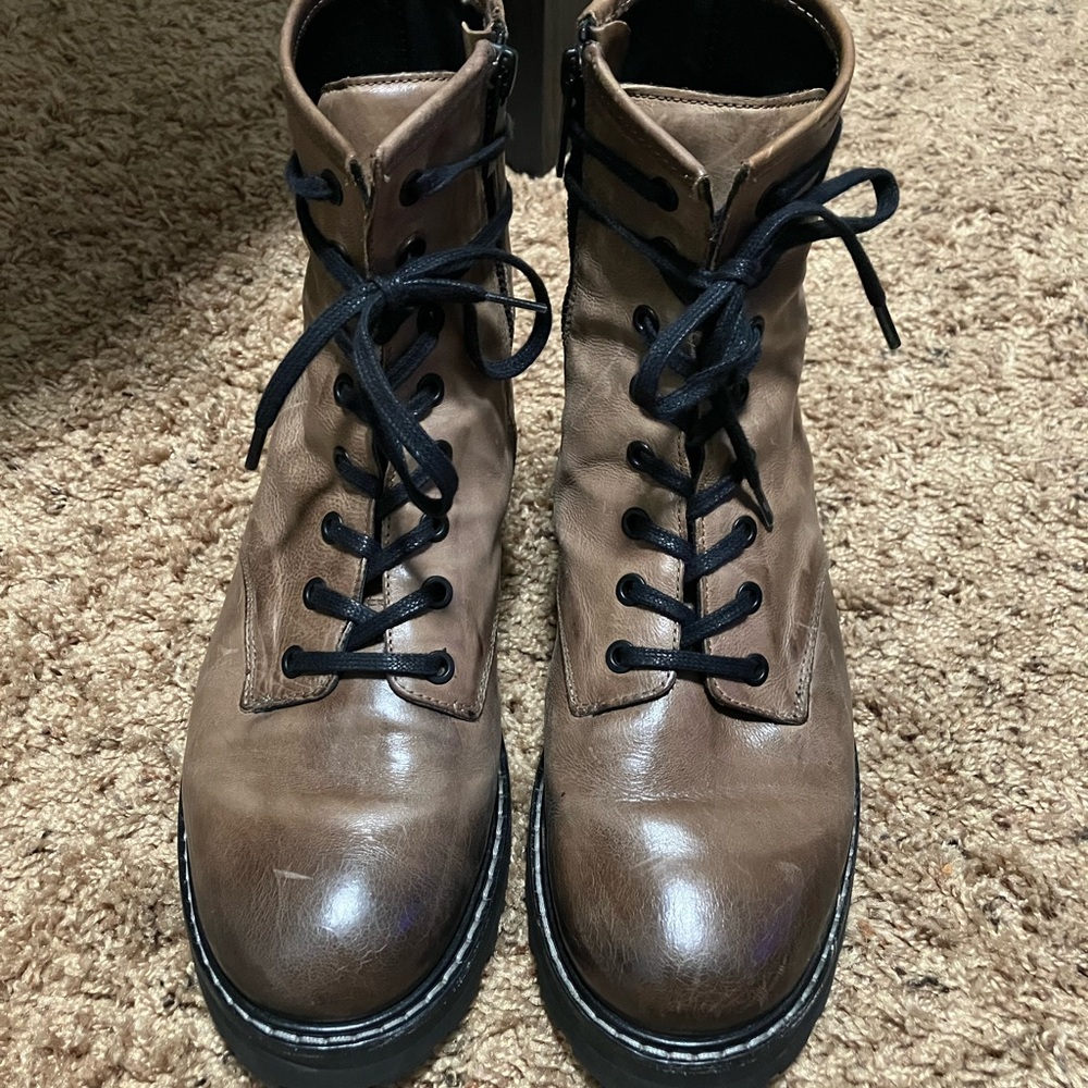 RARE Thursday Combat (Carbon) Sz 8